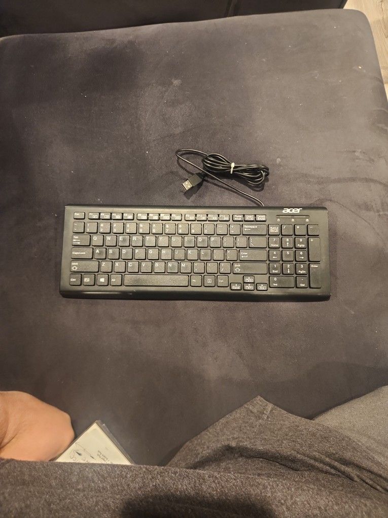 Acer Wire Keyboard-- $5