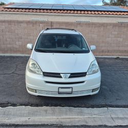 2004 Toyota Siena XLT 