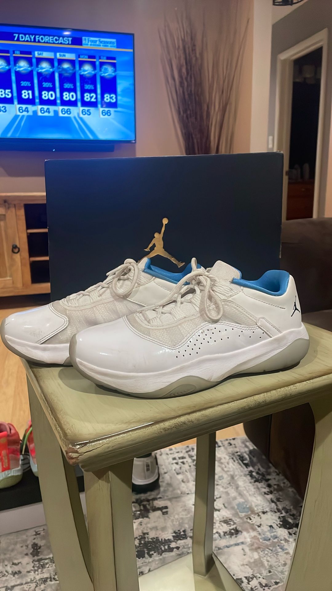 Air Jordan 11 CMFT Low 
