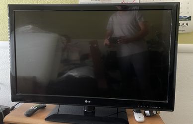 LG 42” Class LED 1080p 60hz 3D HDTV