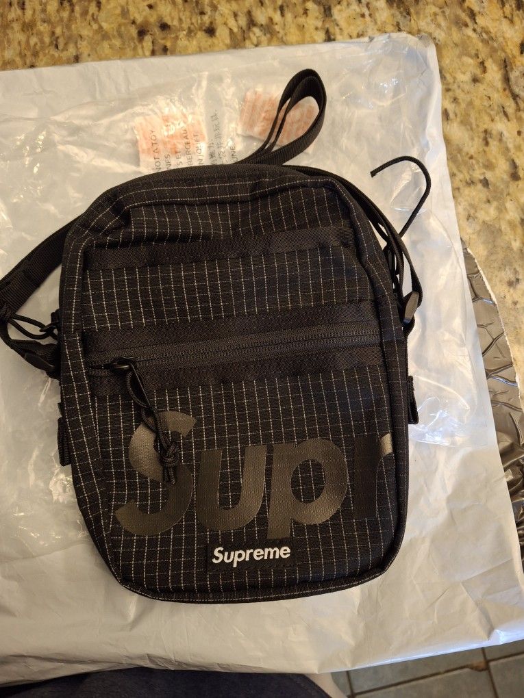 Supreme Shoulder bag