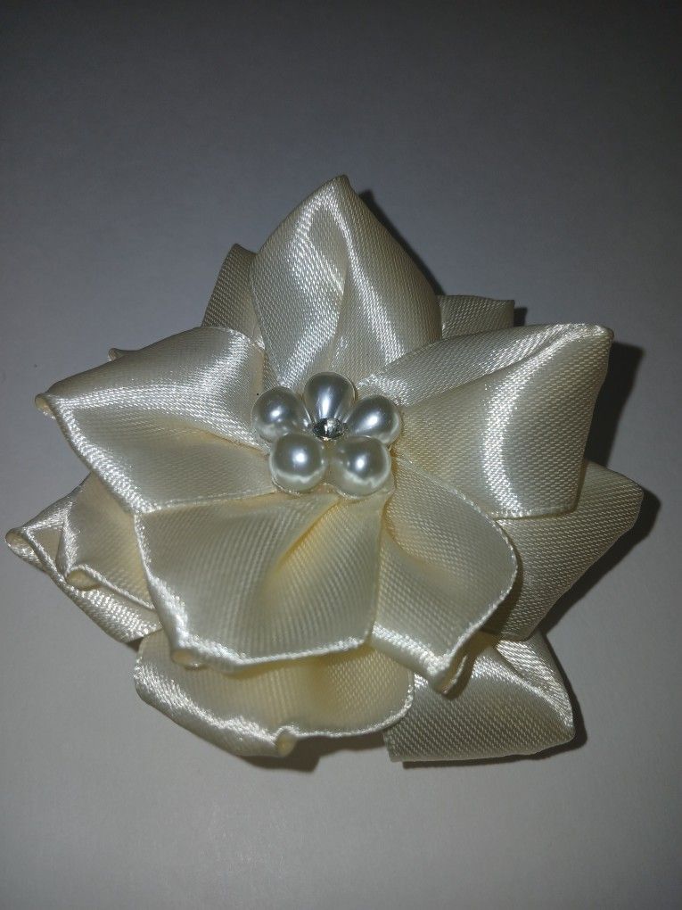 Eternal Flowers Brooch Pin