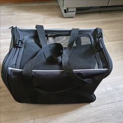 Pet carrier (new)