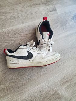 Nike Red, White & Black Tennis Shoes