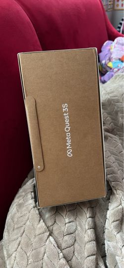 Meta Quest 3S VR Headset