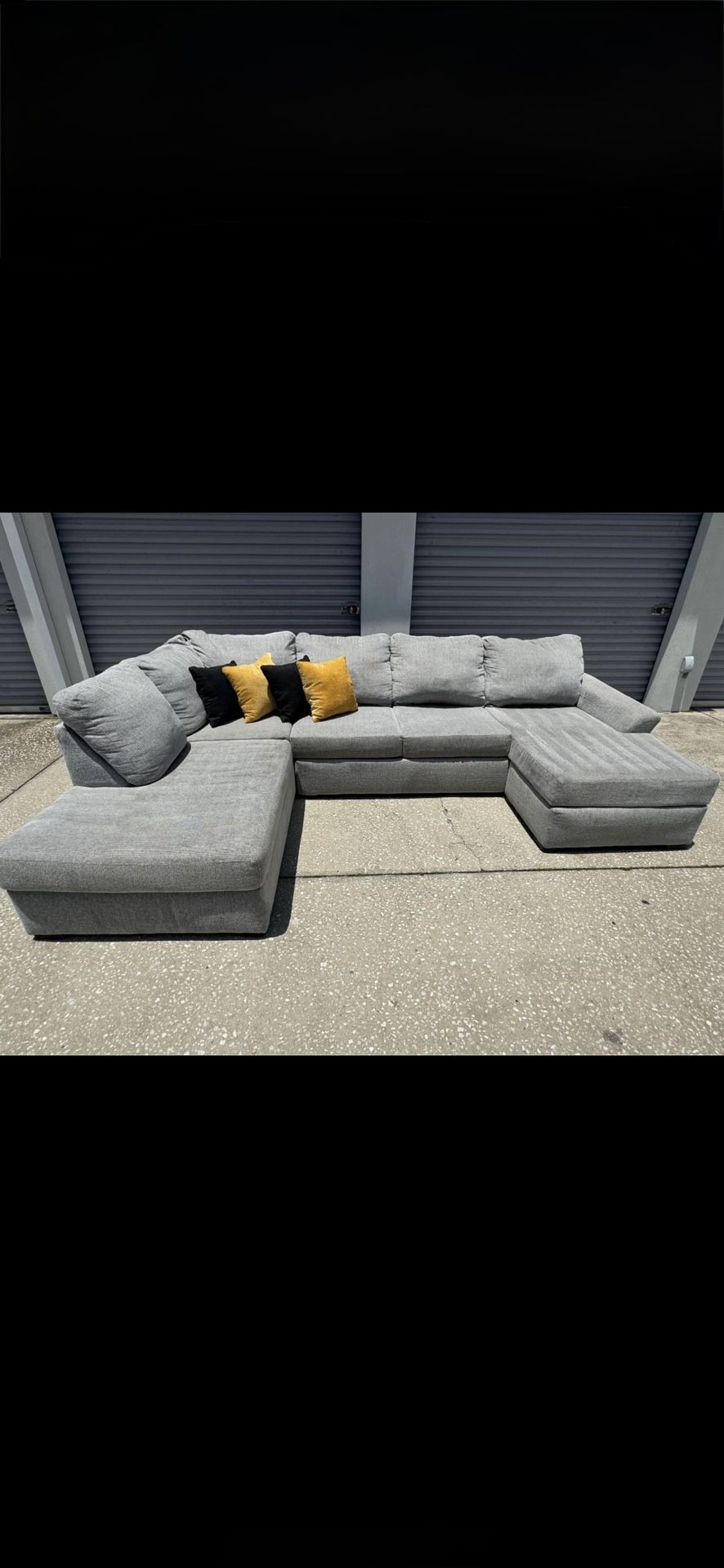 Big Grey Like New Sectional! 🩶🩶