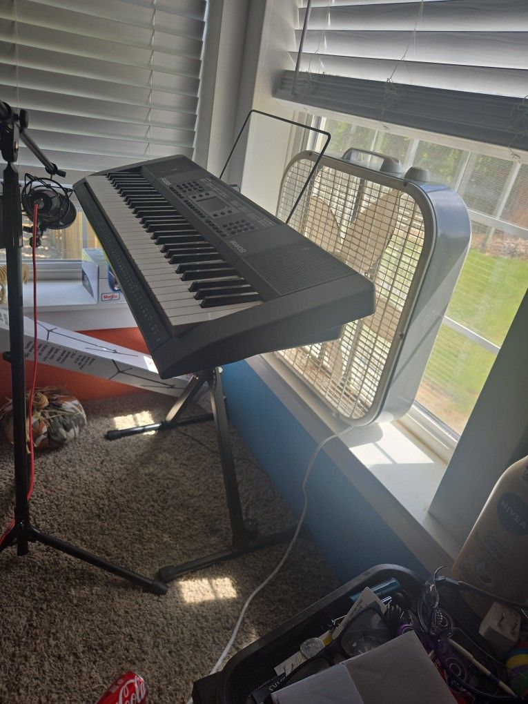 Alesis Bravo 61 Electric Keyboard