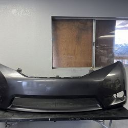 2011-2012-2013-2014-2015-2016-2017 TOYOTA SIENNA FRONT BUMPER OEM USED 