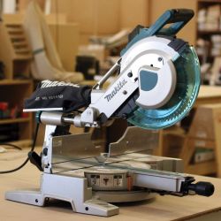 Makita 10” Dual Bevel Sliding Compound Miter Saw LS1019L