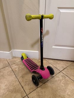 YBike GLX Kids 3-Wheel Scooter