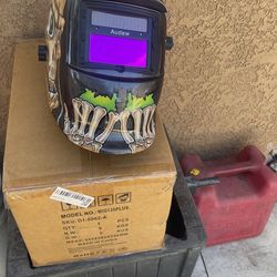 Near Welder  Wire Feeder Needs No Gas To Weld  with auto darken helmet 175 boat