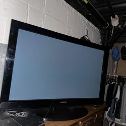 Samsung - 42" Class / 720p / 600Hz / Plasma HDTV 