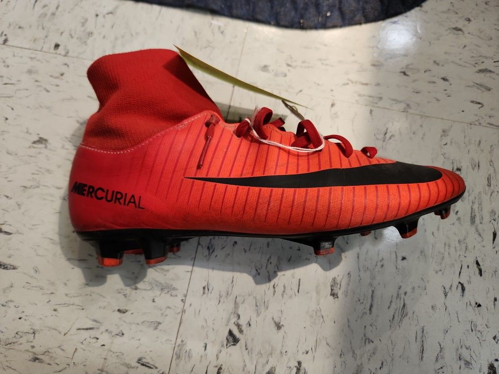 Nike Cleats Sz9