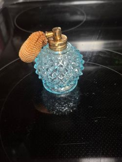 Antique perfume atomizer