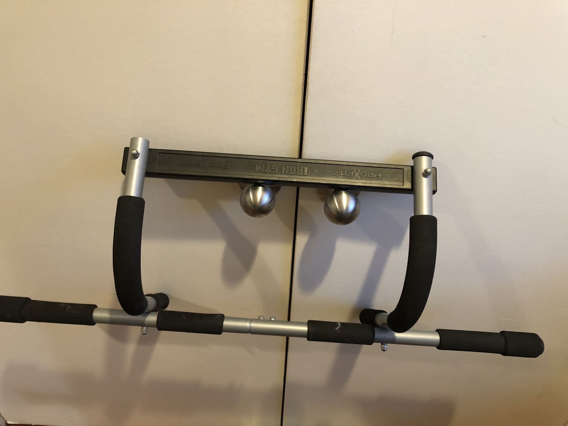 Pull Up Bar