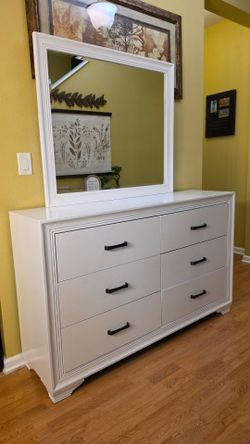 Clean and Nice White 5-Drawer Dresser and Mirror.