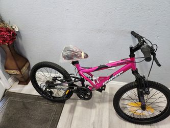 Hyper Bike Shocker 20 7 Speed Mont Sports New Ready To Ride good condition