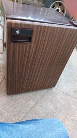 Portable Refrigerator General Electric Works Good Has Couple Of Stains