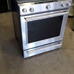 Kichen Aid  Slide Stove 5 Burners  Convection Bake