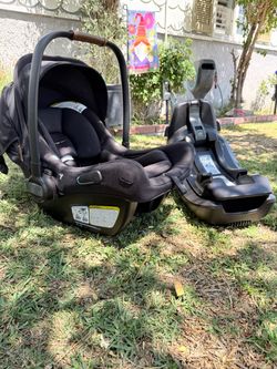 Nuna PIPA Infant Car Seat and RELX Base Set