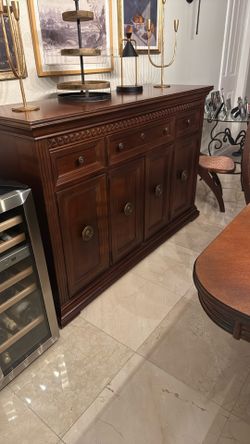 Broyhill Dining Room Set