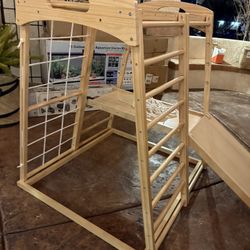 Wooden climber for kids