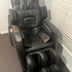 Massage Chair- Excellent Condition 