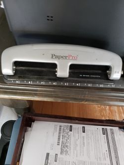3 hole puncher