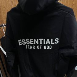 BNWT Fw25 Essentials Hoodie XS