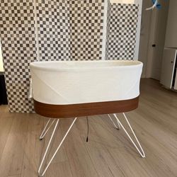 Happiest baby snoo bassinet