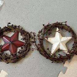 Medium Red Pip Berry Wreaths