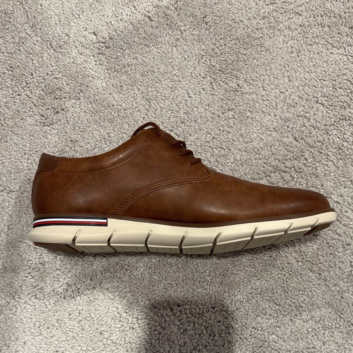 Men’s 10.5 Tommy Hilfiger Dress Sneakers