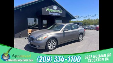 2011 INFINITI M