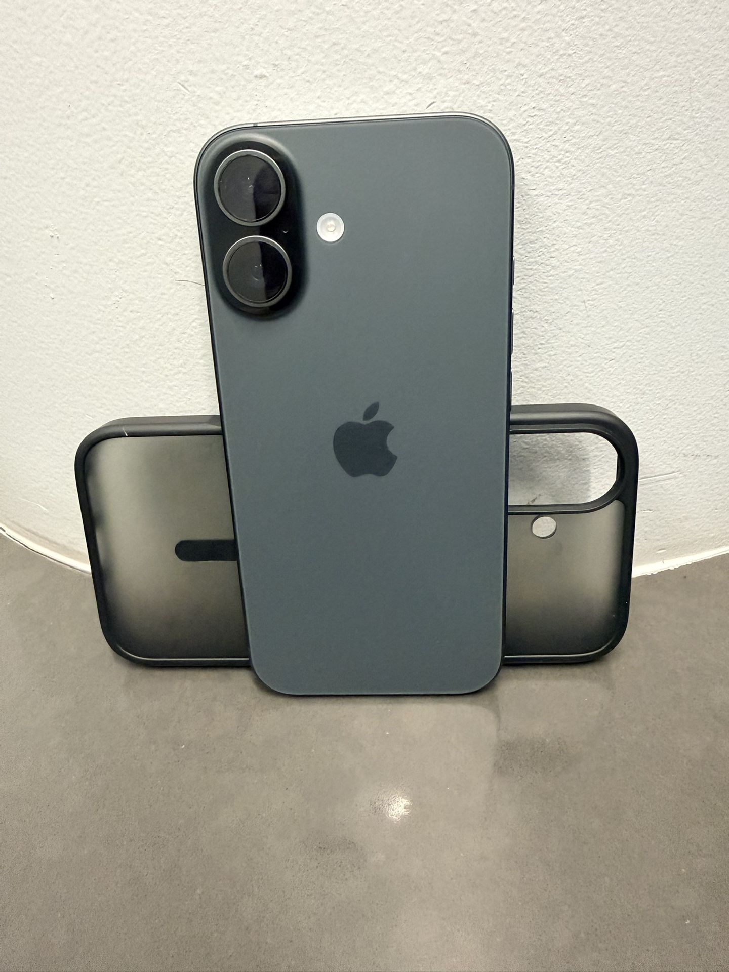 IPhone 17 256 GB!!!, Pristine Open Box New!! ! (Verizon) Hablo Espanol.