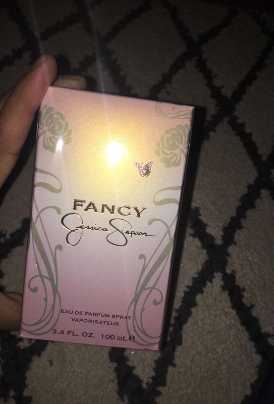 Authentic fancy Jessica Simpson ladies perfume size 3.4fl