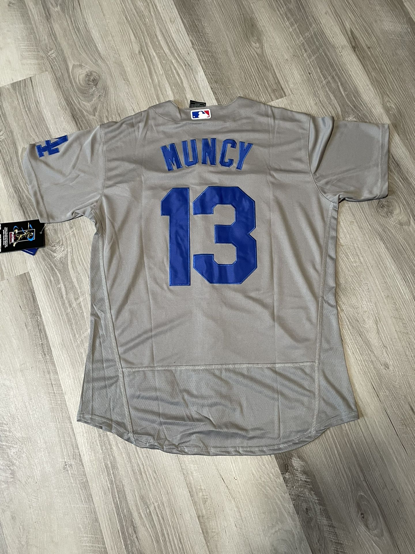max muncy dodgers jersey for Sale in Moreno Valley, CA - OfferUp