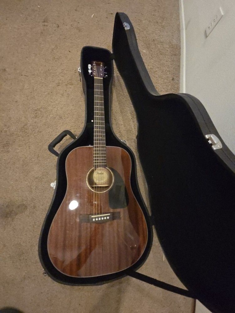 Fender CD-60 All Mahogany + Fender Guitar Case + Capo