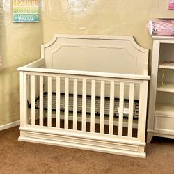 Emma Regency 4-in-1 Convertible Crib