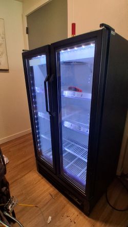 True GDM-30-LD Commercial Double Glass Door Display Refrigerator