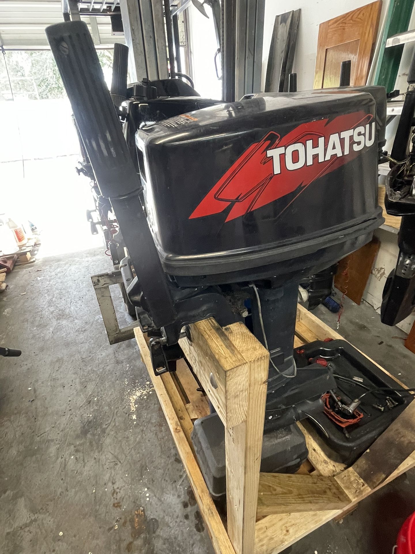 Tohatsu 9.8 Outboard Motor
