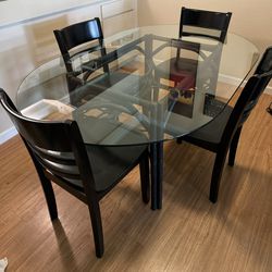 Glass  Dining Table And Chairs 