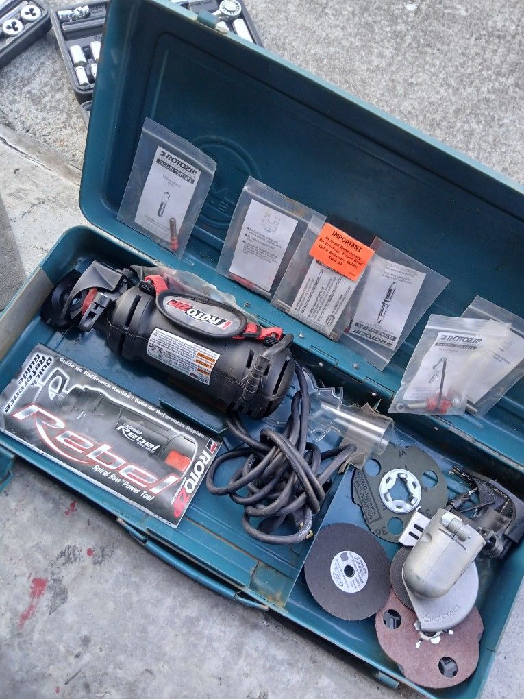 Roto Zip And Accessories  30$