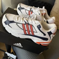Adidas Shoes Size 9 men’s 