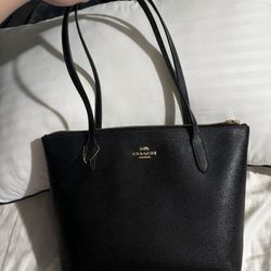 Medium Black Coach Tote Bag