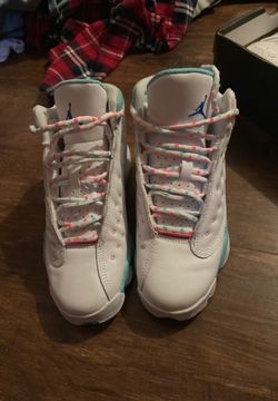 Jordan’s 13s size 4Y