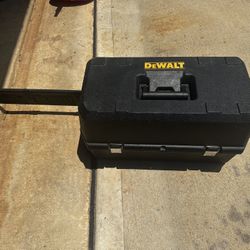 Dewalt Chainsaw 20”
