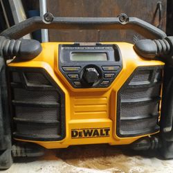 DeWalt Bluetooth.Usb.charger 12/20 V Radio