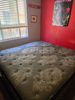 King size platform bed with mattress