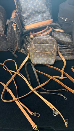 FOR SALE: Louis Vuitton Monogram Mini Crossbody Bag