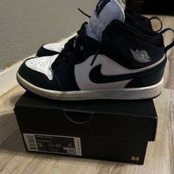 Jordan 1 mid 